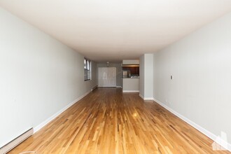 1447 N Dearborn St, Unit 4D in Chicago, IL - Building Photo - Building Photo