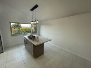 13161 Shalimar Pl in Del Mar, CA - Building Photo - Building Photo