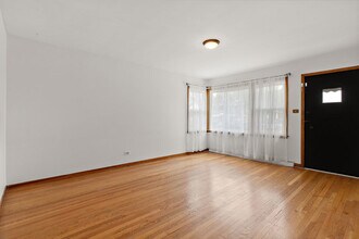 4909 N Orange Ave in Norridge, IL - Building Photo - Building Photo