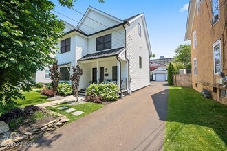 28 Rector Pl in Red Bank, NJ - Building Photo - Building Photo