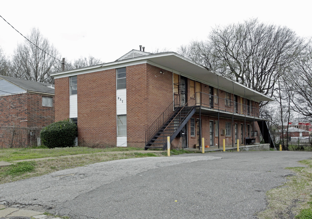 Wellington Apartments in Memphis, TN - Building Photo