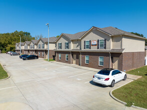 Fox Creek Apartments in Clarksville, TN - Foto de edificio - Building Photo