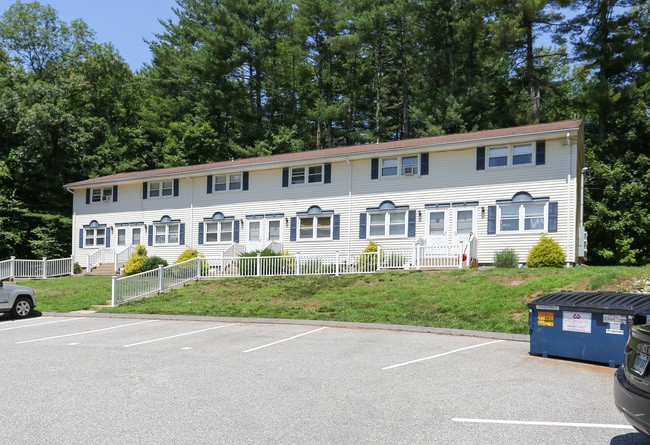 Hanover Park Apartments in Baltic, CT - Building Photo - Building Photo