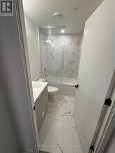 8 Interchange Wy in Vaughan, ON - Building Photo - Building Photo