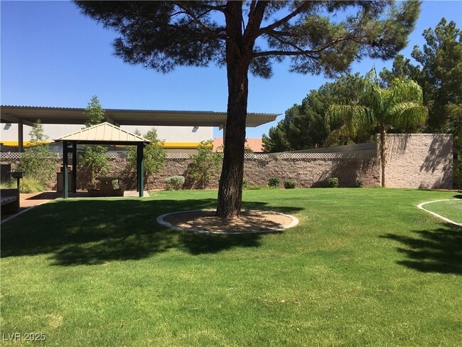 5250 S Rainbow Blvd in Las Vegas, NV - Building Photo - Building Photo