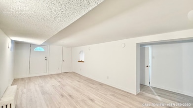 2-750 Vaughan Rd in Toronto, ON - Building Photo - Building Photo