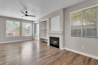9534 Sunlight Ln in Elk Grove, CA - Building Photo - Building Photo
