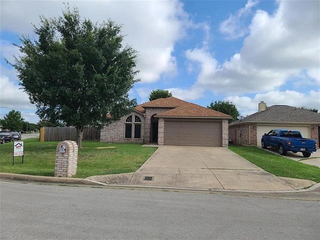 10408 Fossil Hill Dr in Fort Worth, TX - Building Photo