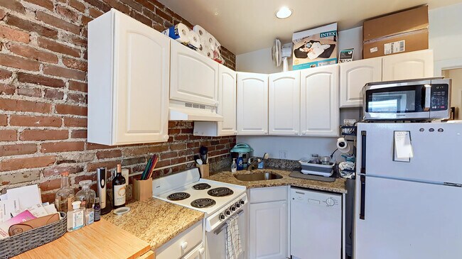 34 Hull St, Unit 8 in Boston, MA - Building Photo - Building Photo