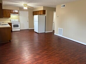 721 Bethany Ct in Maryville, TN - Foto de edificio - Building Photo