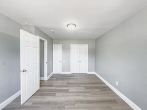 Green ParK Apartments in Bristol, PA - Building Photo - Interior Photo