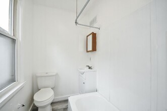 514 Franklin St in East Pittsburgh, PA - Building Photo - Building Photo