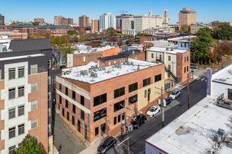 1 West Cary Apartments in Richmond, VA - Building Photo - Building Photo