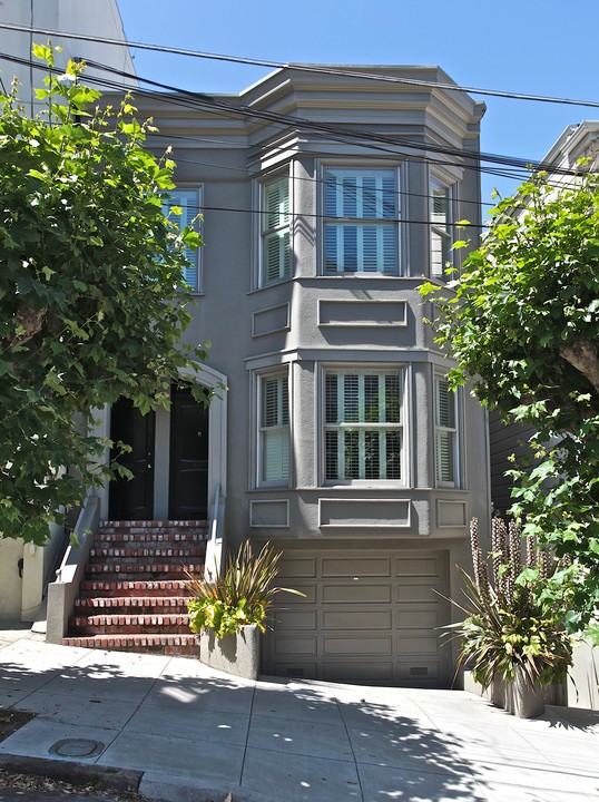 876-880 Chestnut St in San Francisco, CA - Building Photo