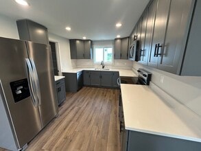 112 H Street Rd in Lynden, WA - Building Photo - Building Photo