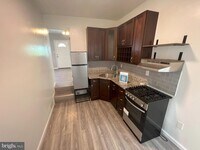 402 E Walnut Ln photo'