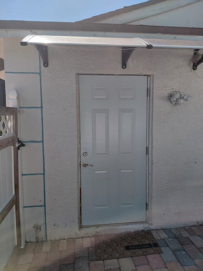 4941 Nicia Way, Unit Studio in Greenacres, FL - Building Photo - Building Photo