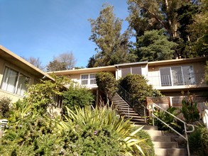 404 High St in Santa Cruz, CA - Building Photo - Building Photo