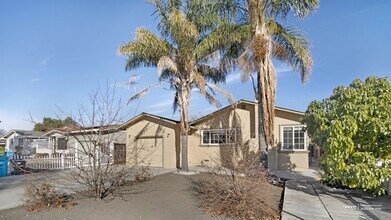 663 Los Padres Blvd in Santa Clara, CA - Foto de edificio - Building Photo