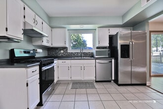 50 S Windsor Pl in Mundelein, IL - Building Photo - Building Photo