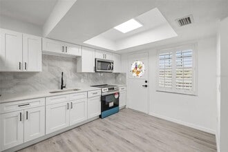 1433 S Belcher Rd in Clearwater, FL - Building Photo - Building Photo