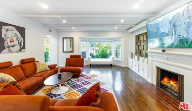 2771 Club Dr in Los Angeles, CA - Building Photo - Building Photo