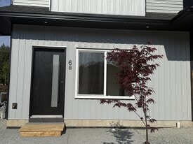 6 Leam Rd in Nanaimo, BC - Building Photo