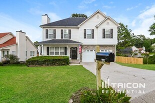 504 Hillcrest Cross Rd in Canton, GA - Building Photo