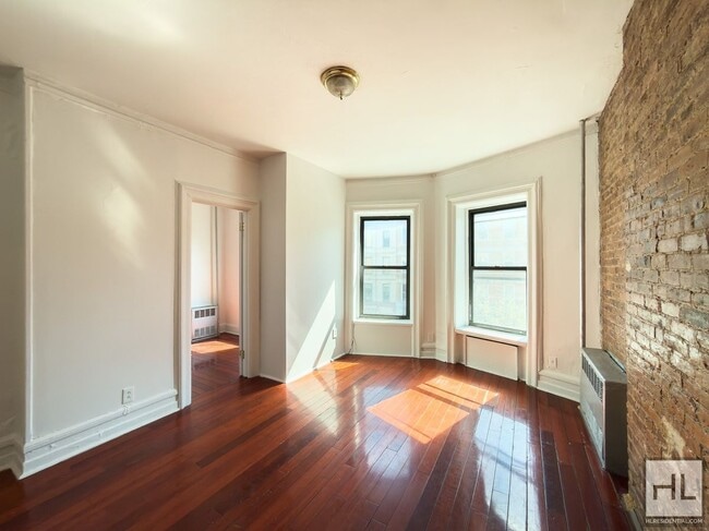 BEDFORD AVENUE 1-Bed / 1-Bath, Unit 3A