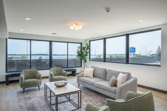 Bluewater Flats in Superior, WI - Foto de edificio - Interior Photo