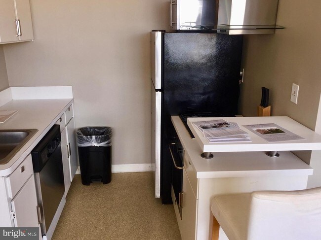 522 21st St NW-Unit -1003 in Washington, DC - Building Photo - Building Photo