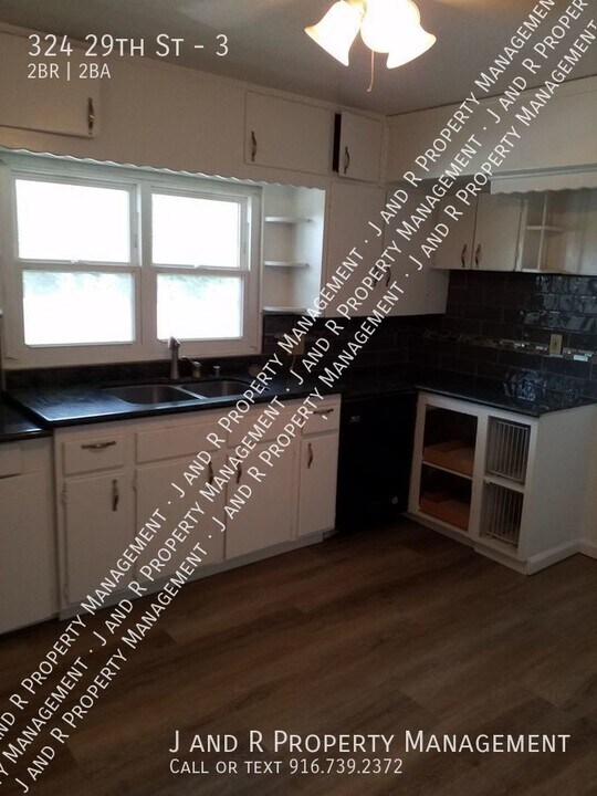 324 29th St in Sacramento, CA - Building Photo