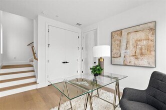 604 N Ewing Ave in Dallas, TX - Building Photo - Building Photo