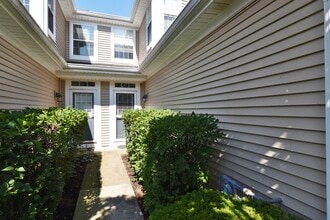 1815 Moore Ct in St. Charles, IL - Building Photo - Building Photo
