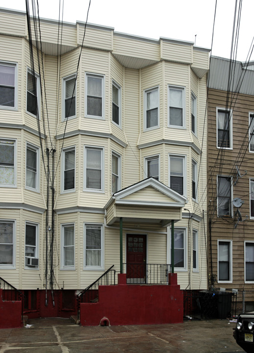 28 Jefferson Ave in Jersey City, NJ - Building Photo