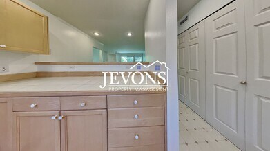 25235 SE Klahanie Blvd in Issaquah, WA - Building Photo - Building Photo