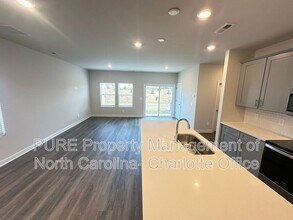 1764 Braemar Vlg Dr in Monroe, NC - Building Photo - Building Photo
