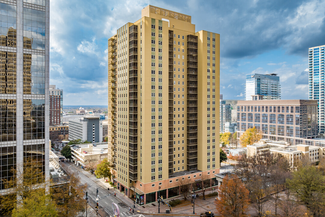 Peachtree Towers Condominiums in Atlanta, GA - Foto de edificio