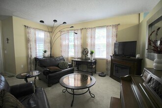 9754 Scribner Ln in Wellington, FL - Building Photo - Building Photo