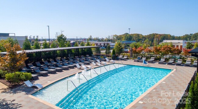 6408 Providence Farm Ln in Charlotte, NC - Foto de edificio - Building Photo