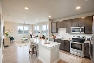 7800 Grand Mission Blvd in Richmond, TX - Building Photo - Building Photo