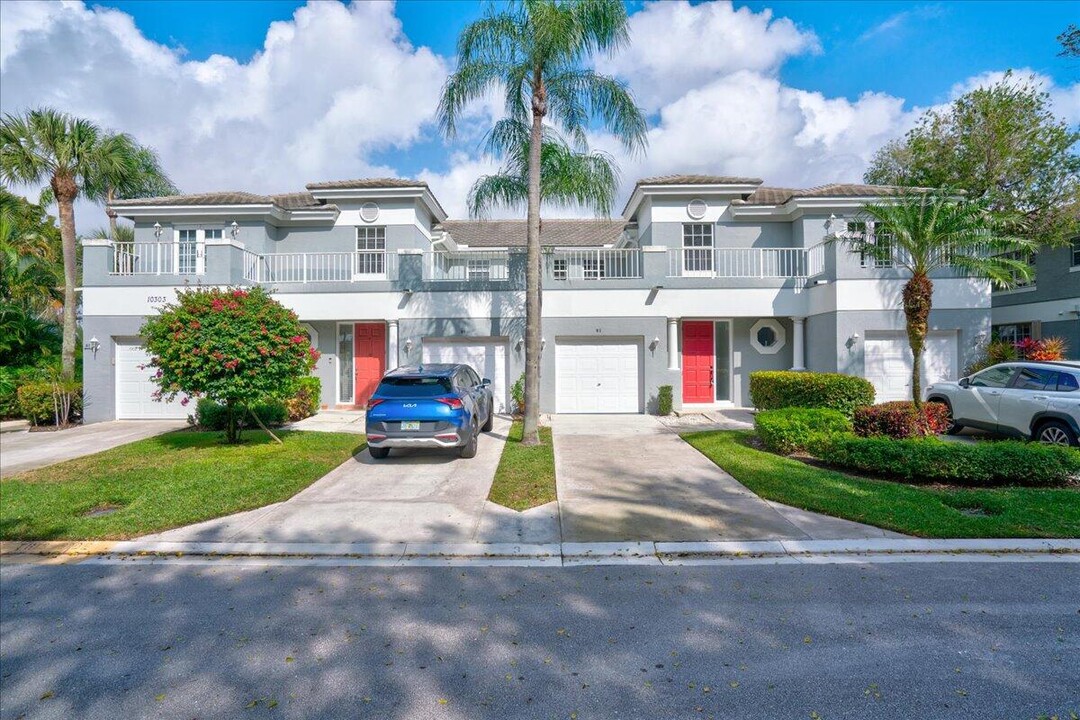 10303 Andover Coach Ln in Wellington, FL - Building Photo