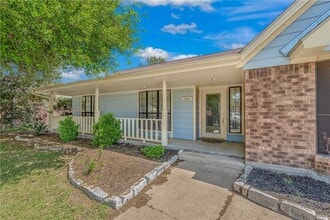 1806 Rosebud Ct in College Station, TX - Foto de edificio - Building Photo