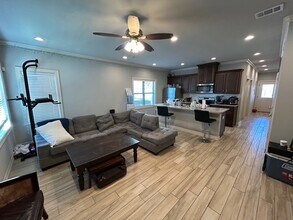 4207 College Main St in Bryan, TX - Building Photo - Building Photo