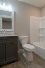 1012 Helen St NE in Grand Rapids, MI - Foto de edificio - Building Photo