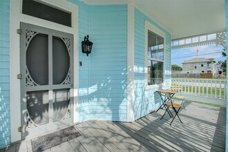 3304 Avenue Q in Galveston, TX - Building Photo - Building Photo