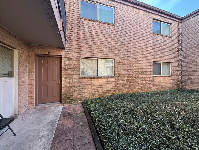 property at 1530 Heights Blvd