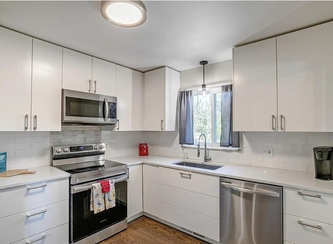 2090 S Wolff St in Denver, CO - Building Photo - Building Photo