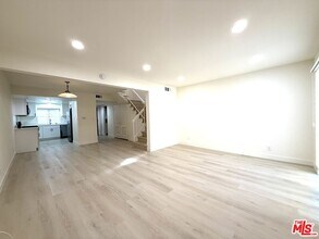 3130 Montrose Ave in Montrose, CA - Building Photo - Building Photo