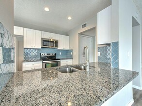 1623 Fluorshire Dr in Brandon, FL - Building Photo - Building Photo